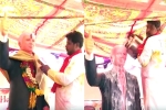 Donald Trump Bhakt from Telangana, donald trump admirers, donald trump bhakt from telangana in india unveils a 6 ft statue of u s president performs puja with milk, Srinivas kuchibhotla