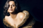 Vidya Balan updates, Vidya Balan super hot, vidya balan turns ultra sensuous, Cleavage Vidya Balan updates, Vidya Balan super hot, vidya balan turns ultra sensuous, Cleavage