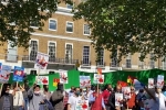 Chinese, India, pakistanis sing vande mataram alongside indians during anti china protests in london, India vs pakistan