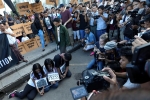 Reuters journalists, Reuters Reporters, dozens protest against jailing of reuters reporters, Kyaw soe oo